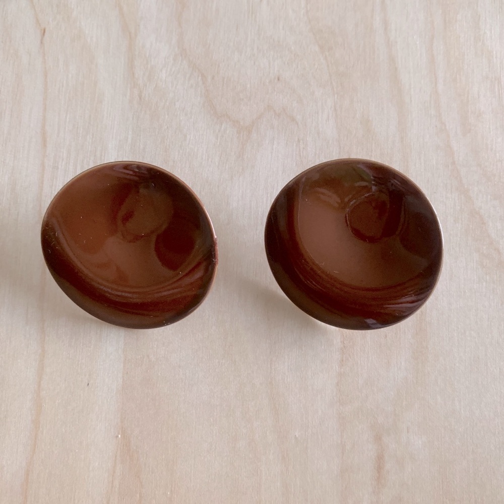 VINTAGE ENAMEL EARRINGS. BROWN/ COPPER ORNATE SHAPE